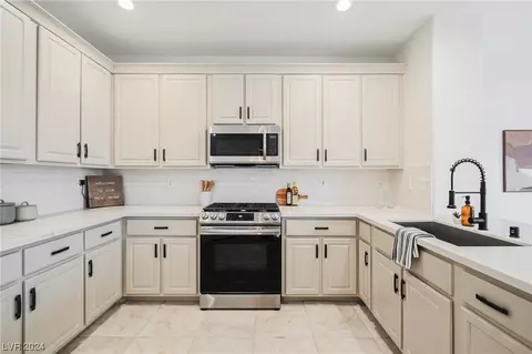 8616 Vivid Violet Ave, Las Vegas, NV 89143
