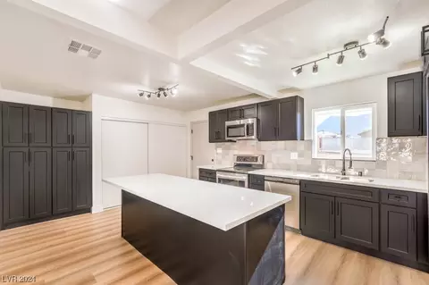 323 Tungsten St, Henderson, NV 89015