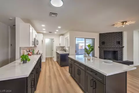 620 Pioneer St, Las Vegas, NV 89107