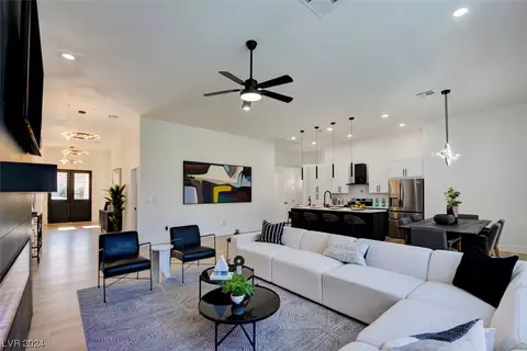 10232 Glen Ora Ave, Las Vegas, NV 89134