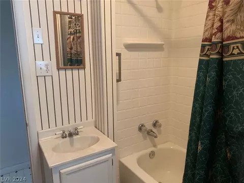 Bath - 1265 Avenue I, Ely, NV 89301 photo 1 of 1