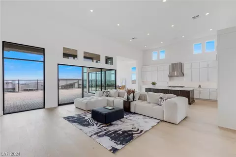 10801 White Clay Dr, Las Vegas, NV 89135