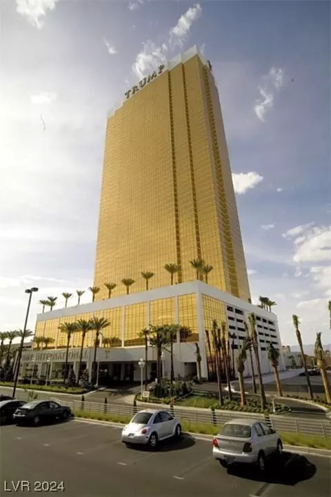 2000 N Fashion Show Dr #1822, Las Vegas, NV 89109