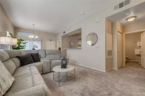 2305 W Horizon Ridge Pkwy #2612, Henderson, NV 89052