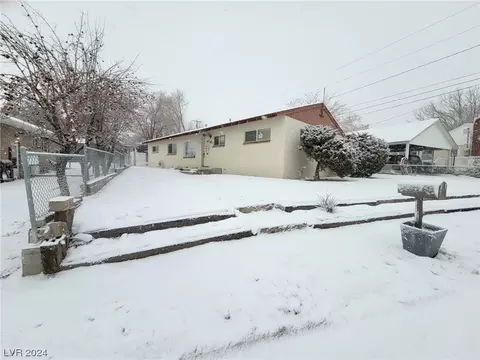 31 Vista Ave, Winnemucca, NV 89445