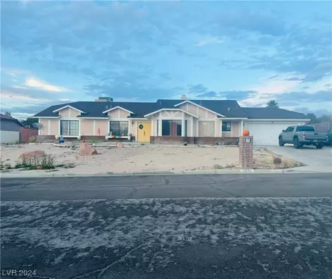 6880 Hathaway Dr, Las Vegas, NV 89156
