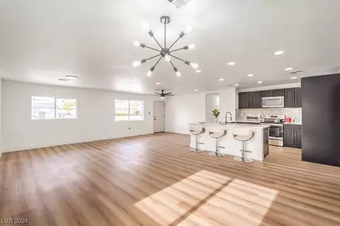 2132 Travis St, North Las Vegas, NV 89030