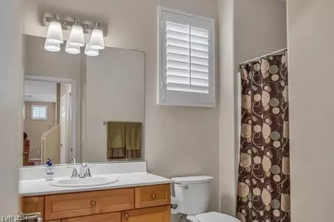 Bath - 794 Vortex Ave, Henderson, NV 89002 photo 1 of 3