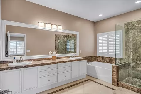 Bath - 794 Vortex Ave, Henderson, NV 89002 photo 2 of 3