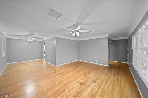 542 San Pedro Dr, Las Vegas, NV 89104