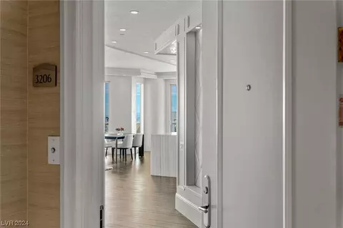 2777 Paradise Rd #3206, Las Vegas, NV 89109