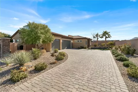 5555 N Grand Canyon Dr, Las Vegas, NV 89149