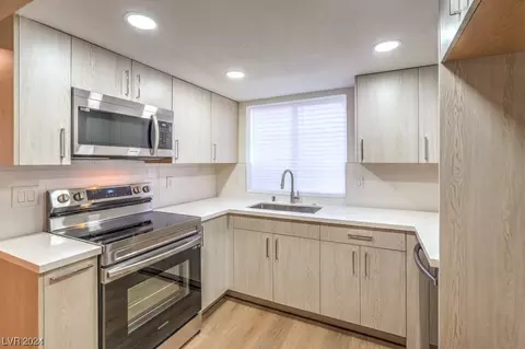 2201 Sun Ave #B, North Las Vegas, NV 89030