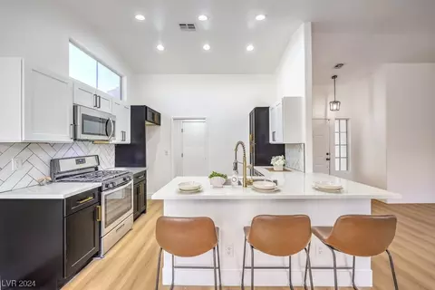 4215 Famoso Dr, North Las Vegas, NV 89032