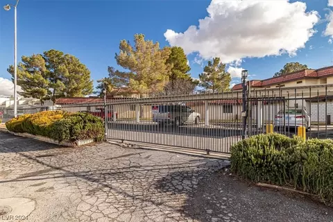 801 Bourbon St #B5, Pahrump, NV 89048