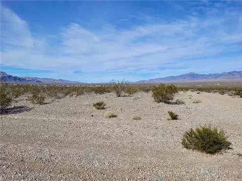 1380 E Pony Dr, Pahrump, NV 89060