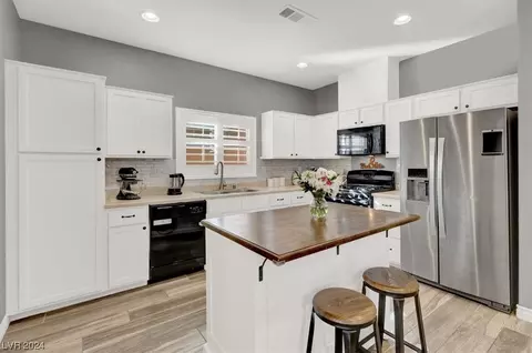 10609 Axis Mountain Ct, Las Vegas, NV 89166