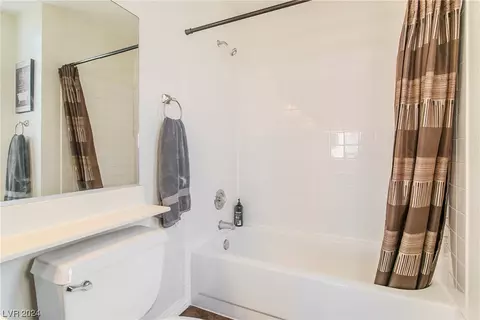 Bath - 2221 Highpointe Dr #101, Laughlin, NV 89029 photo 5 of 5