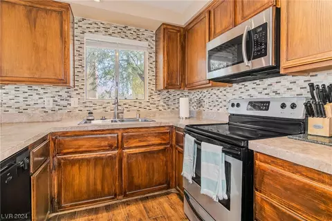 Kitchen - 2221 Highpointe Dr #101, Laughlin, NV 89029 photo 1 of 6