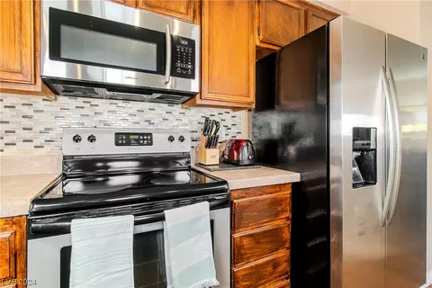 Kitchen - 2221 Highpointe Dr #101, Laughlin, NV 89029 photo 3 of 6