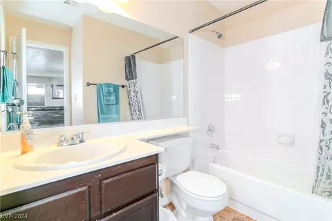 Bath - 2221 Highpointe Dr #101, Laughlin, NV 89029 photo 1 of 5