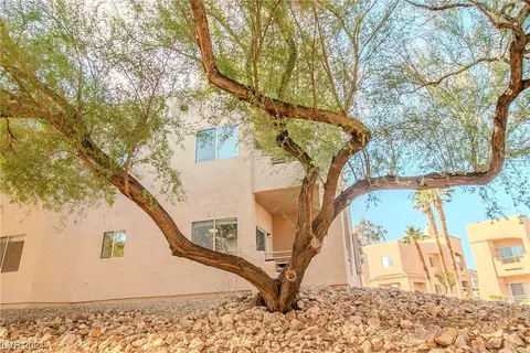 Exterior - 2221 Highpointe Dr #101, Laughlin, NV 89029 photo 11 of 12