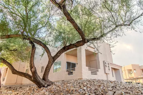 2221 Highpointe Dr #101, Laughlin, NV 89029