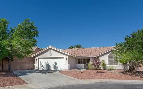 1015 Desert Retreat Ct, Henderson, NV 89002