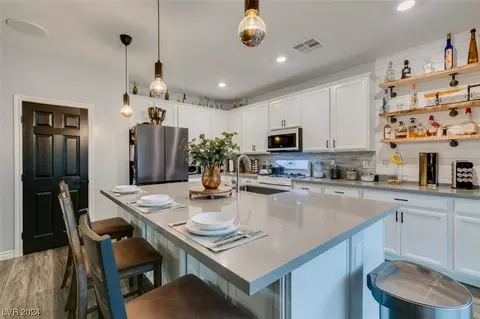 1025 Crystal Grotto Ave, North Las Vegas, NV 89081