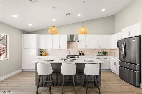 28 Woodcarver St, Henderson, NV 89012