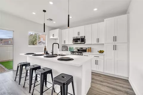 7854 Juniper Forest St, Las Vegas, NV 89139