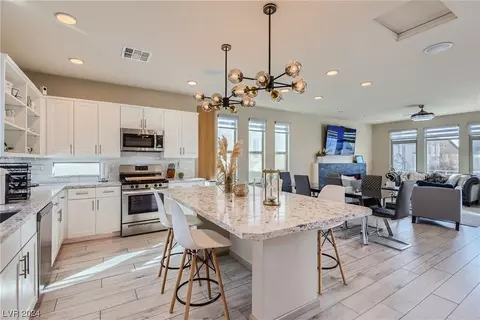 8044 Haywood Estate Ave, Las Vegas, NV 89113