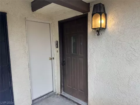 721 Bourbon St #1, Pahrump, NV 89048