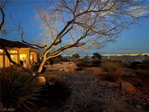 2500 Springbrook Dr, Las Vegas, NV 89134