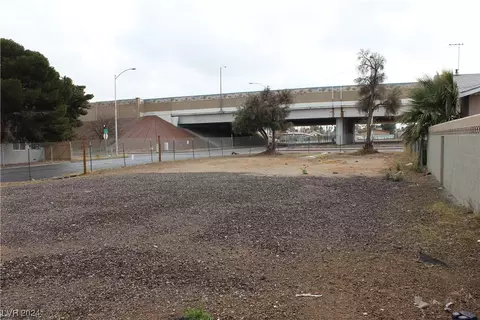 2045 Elm Ave, Las Vegas, NV 89101