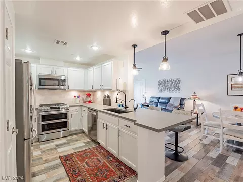6868 Sky Pointe Dr #1047, Las Vegas, NV 89131