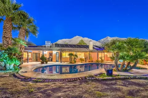 1829 Los Feliz St, Las Vegas, NV 89156