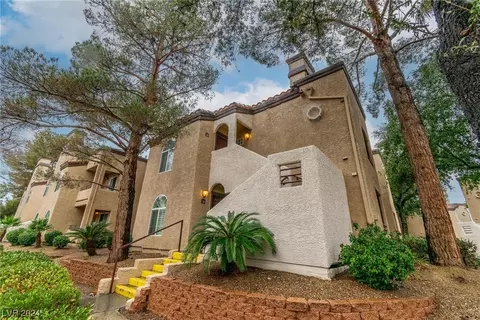9325 W Desert Inn Rd #214, Las Vegas, NV 89117