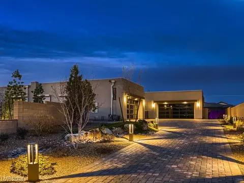 8211 Adante Ct, Las Vegas, NV 89113