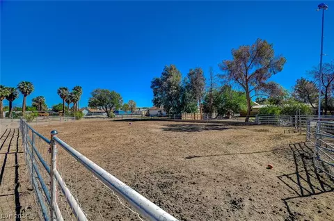Exterior - 531 Bonelli Ave, Overton, NV 89040 photo 11 of 17