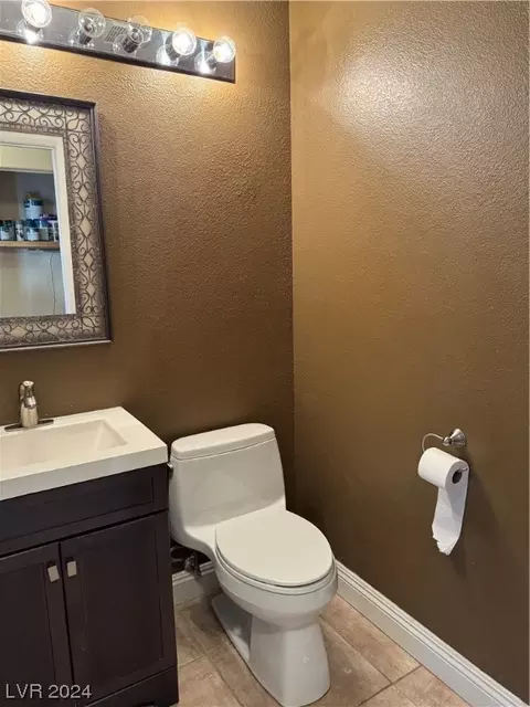 Bath - 2181 Eaglecloud Dr, Henderson, NV 89074 photo 3 of 8