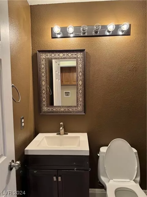 Bath - 2181 Eaglecloud Dr, Henderson, NV 89074 photo 1 of 8