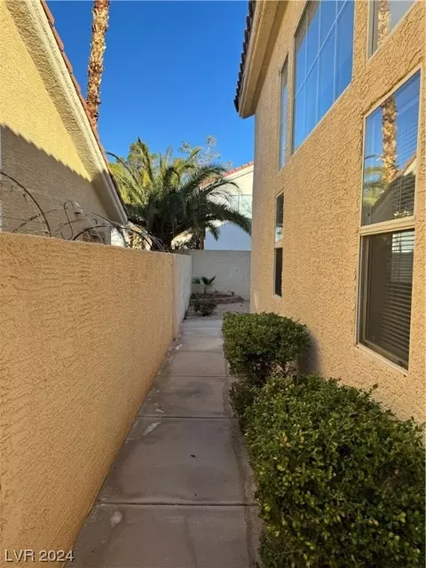Exterior - 2181 Eaglecloud Dr, Henderson, NV 89074 photo 9 of 18