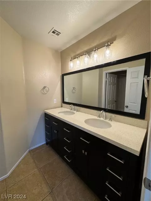Bath - 2181 Eaglecloud Dr, Henderson, NV 89074 photo 7 of 8