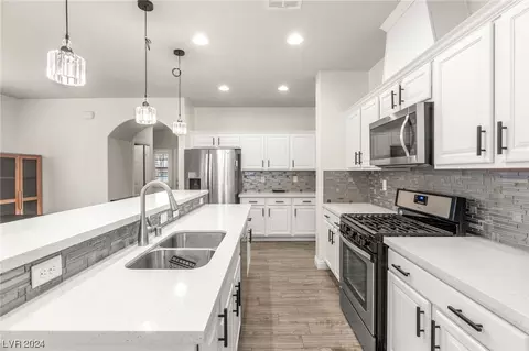 6450 Dollis Hill St, Las Vegas, NV 89148