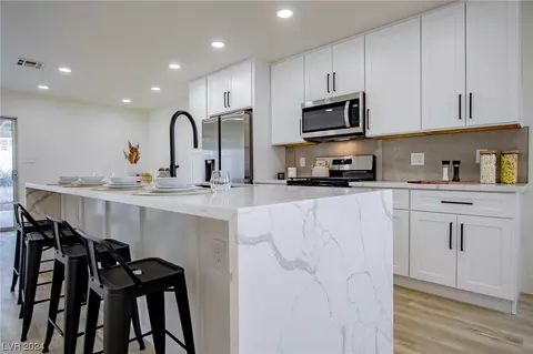 708 Watkins Dr, Las Vegas, NV 89107