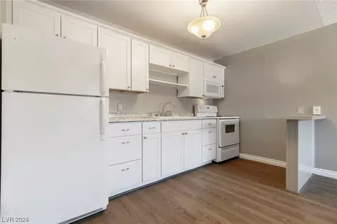 3726 Hazelwood St #6, Las Vegas, NV 89119