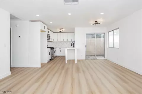 5780 Blue Sea St, Las Vegas, NV 89110