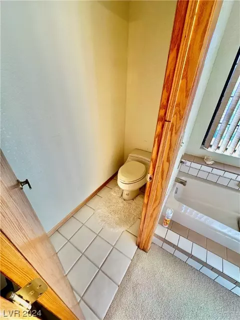 Bath - 2089 Avalon Dr, Laughlin, NV 89029 photo 5 of 5