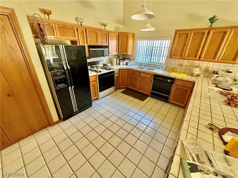 Kitchen - 2089 Avalon Dr, Laughlin, NV 89029 photo 3 of 5